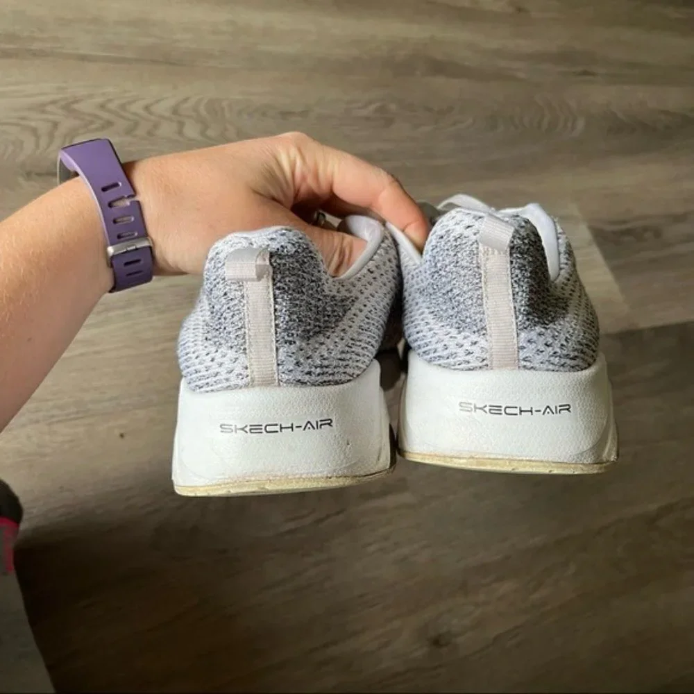 Skechers Women’s Skech Air Extreme Running Sneakers in Grey and White Size 9.5